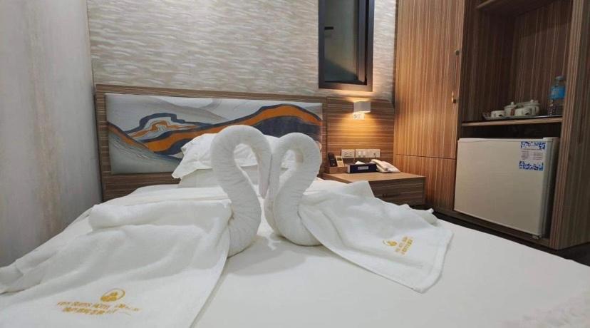 Erus Suites Hotel Boracay Manoc-Manoc Exteriör bild