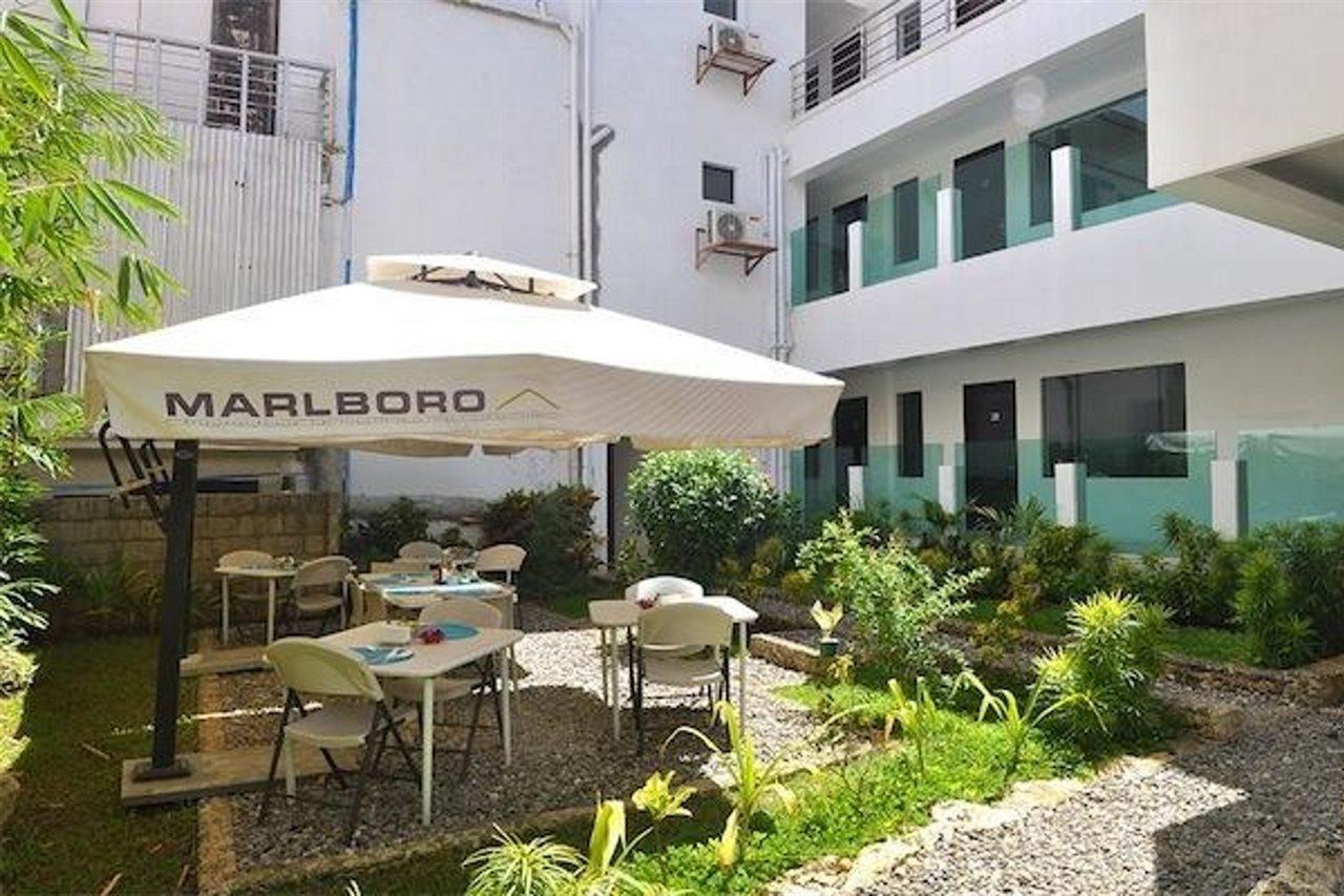 Erus Suites Hotel Boracay Manoc-Manoc Exteriör bild