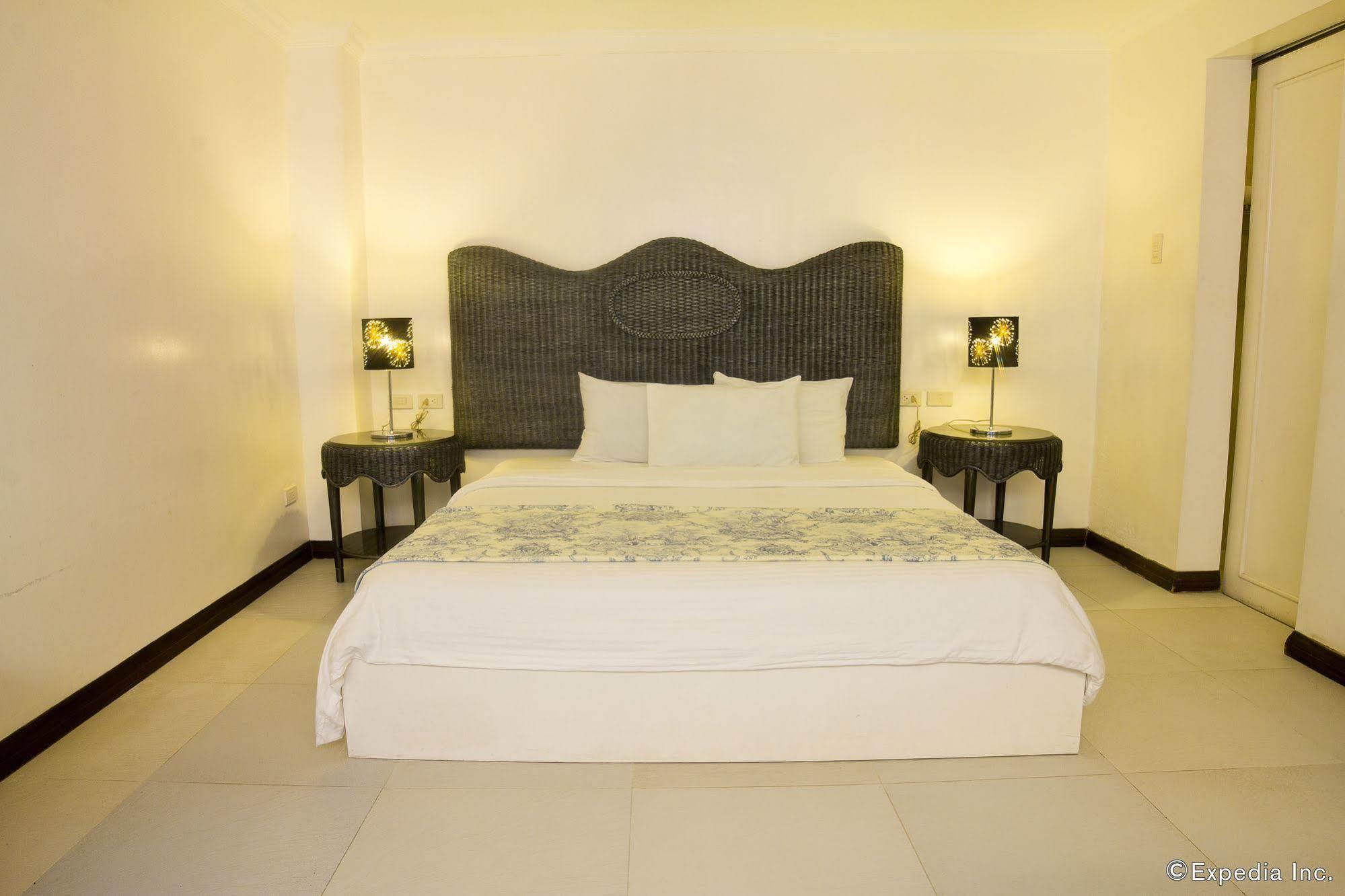 Erus Suites Hotel Boracay Manoc-Manoc Exteriör bild