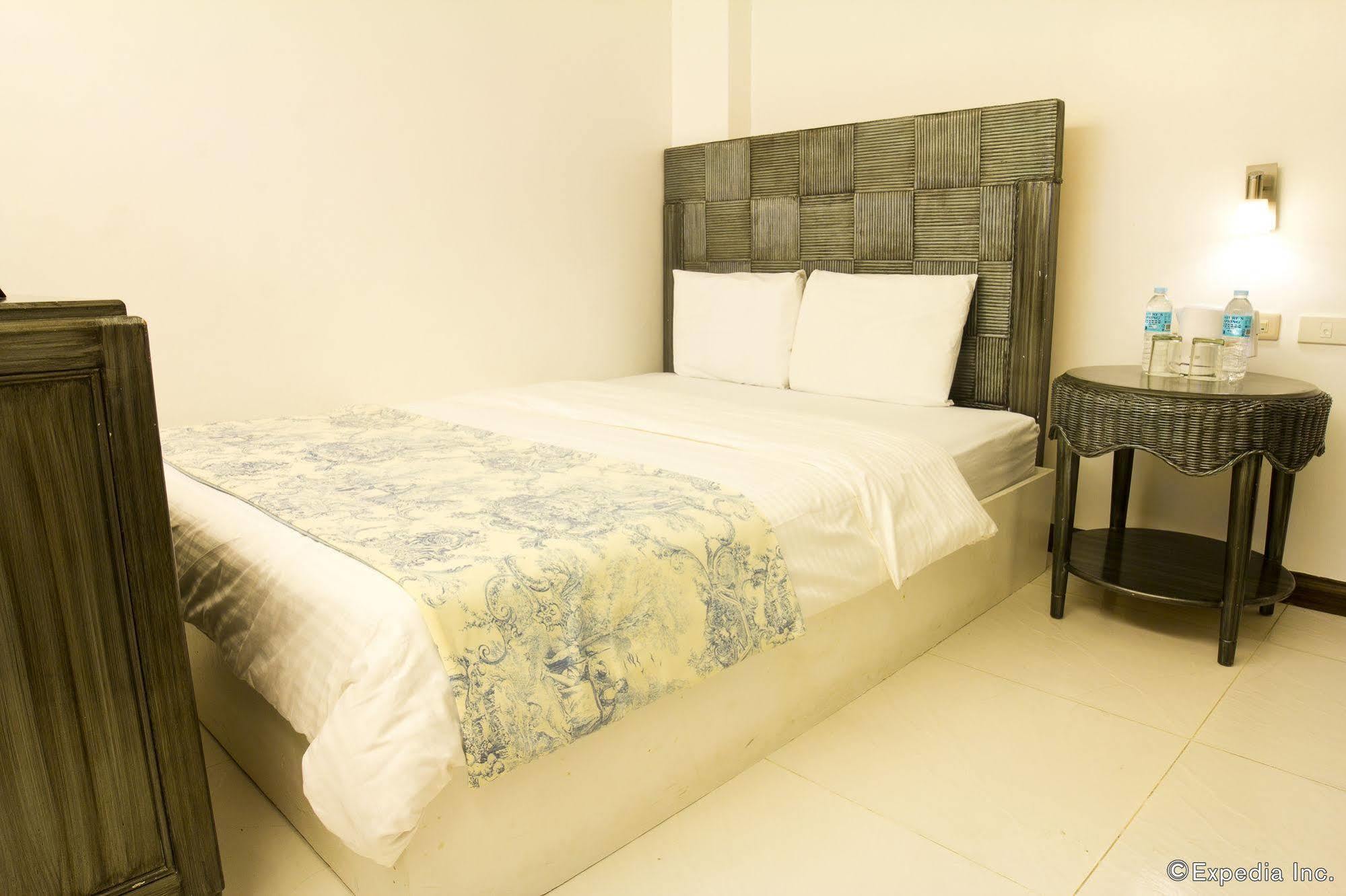 Erus Suites Hotel Boracay Manoc-Manoc Exteriör bild